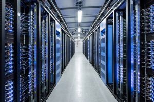 Facebook-inaugure-son-premier-data-center-Europe-F