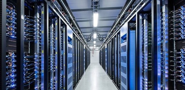 Facebook-inaugure-son-premier-data-center-Europe-F
